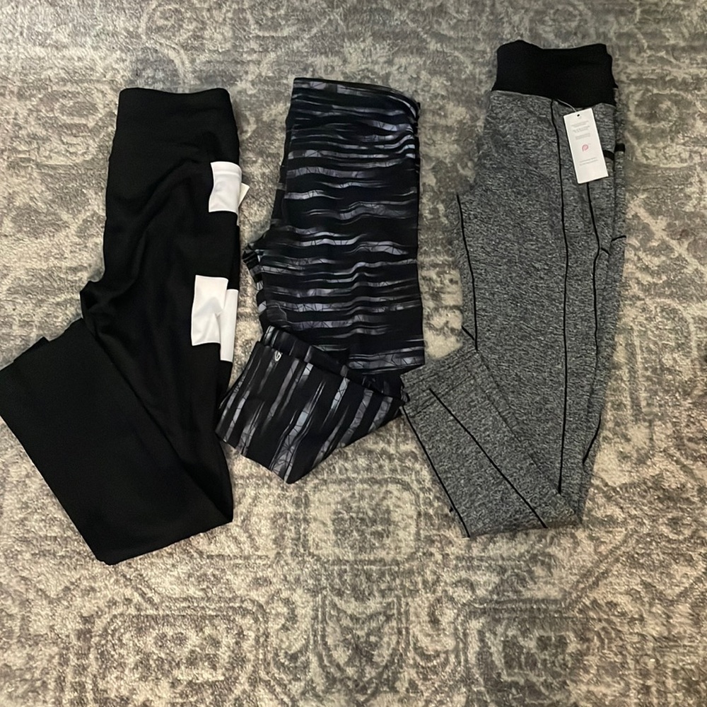 Size LARGE LEGGINGS BUNDLE